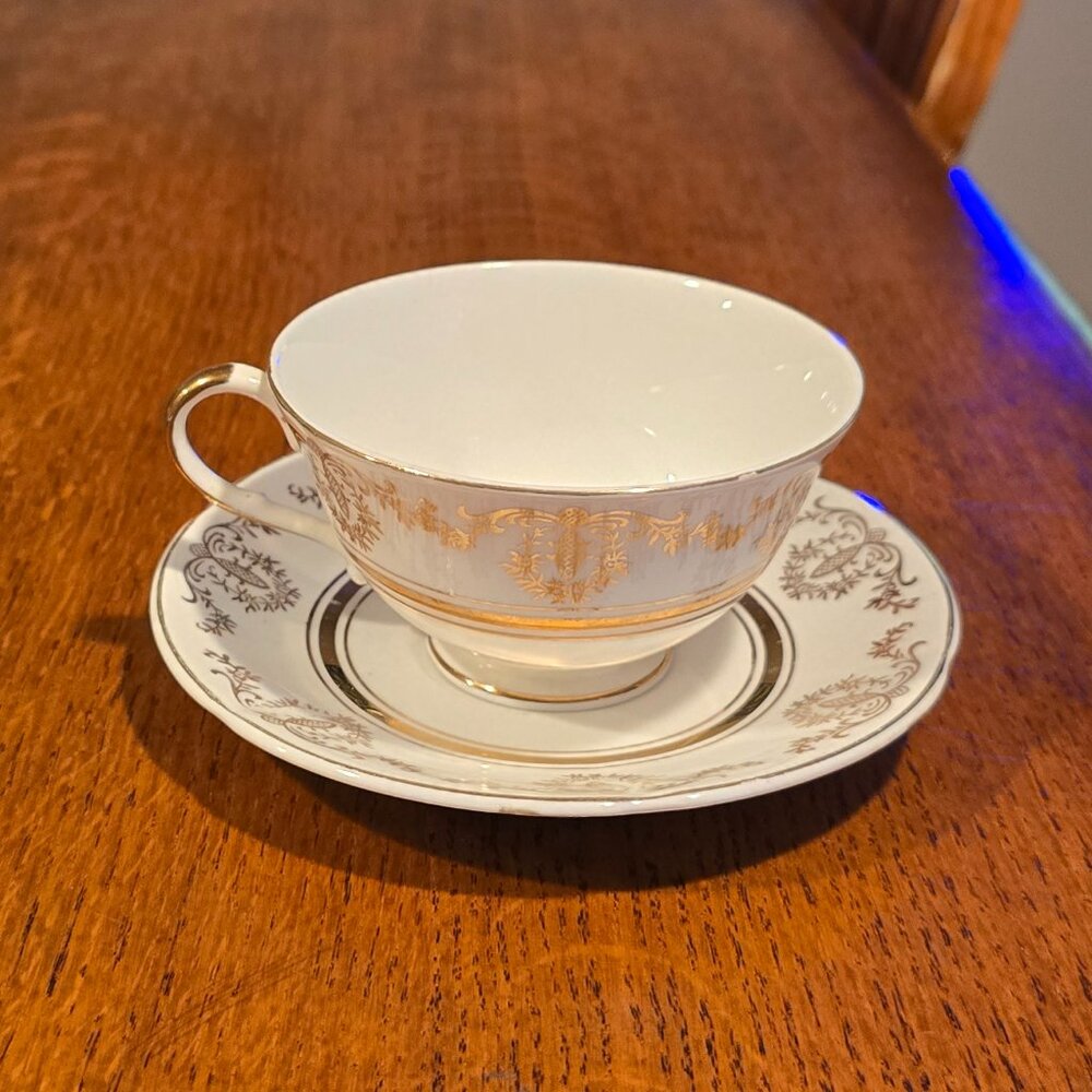 Crownford Bone China Cup & Saucer Set – Service for 5 –Vintage English porcelain